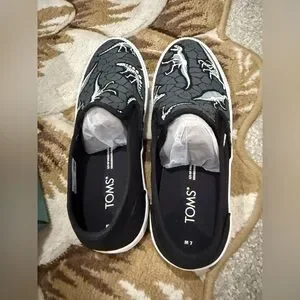 Men’s Baja Tom’s Black Glow in the dark Dino Dig print size 7 Toms Baja Black Glow in The Dark Dino Dig | Mercari main image 3